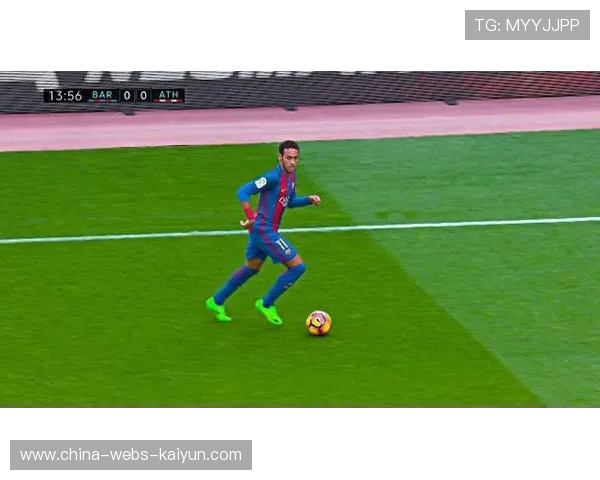 内马尔弯刀式传中精准落在队友脚下——传球艺术与信赖的训练之道 内马尔弯刀式传中精准落在队友脚下——传球艺术与信赖的训练之道