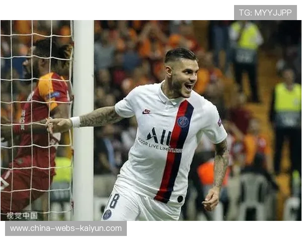 加拉塔萨雷女足杨莉娜前插抢点，六码点推射擦柱而出